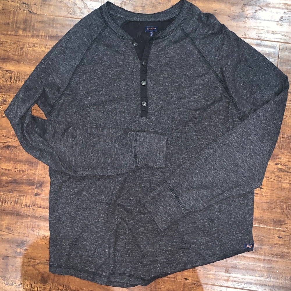 Long sleeve shirt. Men. XL.  Goodman brand.